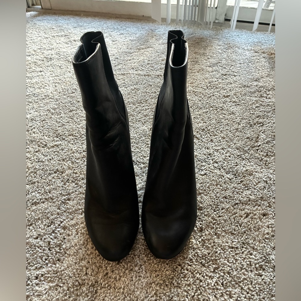 Dolce Vita Women's Black Stretch Leather Ankle Boots